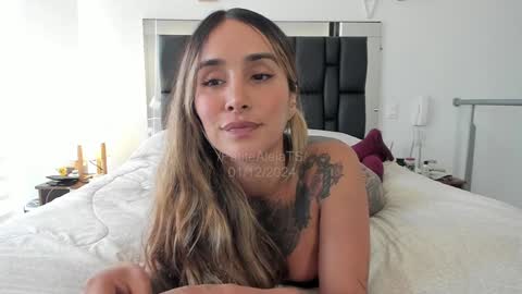 Snapshot of petitealejats chatting on December 2024 04:29:02 PM PetiteAlejaTs online show from December 2024 04:29:02 PM