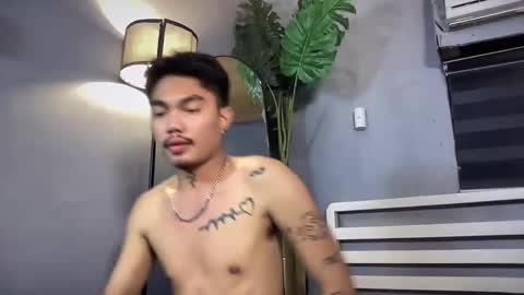 Snapshot of petiteasianx chatting on December 2025 10:33:01 AM Vrin online show from December 2025 10:33:01 AM