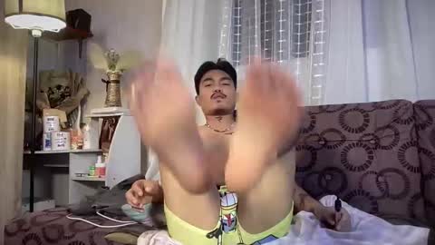 Snapshot of petiteasianx chatting on December 2025 05:32:01 PM Vrin online show from December 2025 05:32:01 PM