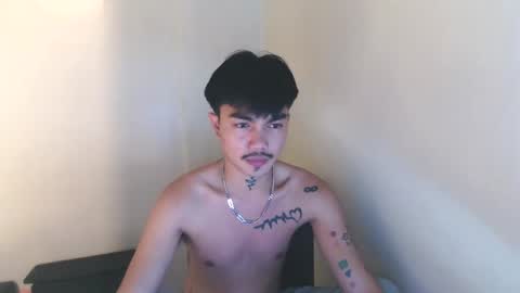 Snapshot of petiteasianx chatting on February 2026 12:31:01 PM Vrin online show from February 2026 12:31:01 PM