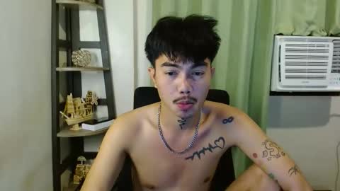 Snapshot of petiteasianx chatting on February 2026 05:00:02 AM Vrin online show from February 2026 05:00:02 AM