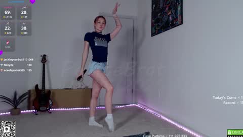 Snapshot of petitebrat chatting on February 2025 02:04:01 PM PiperAvery online show from February 2025 02:04:01 PM