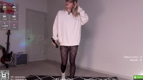 Snapshot of petitebrat chatting on December 2025 06:36:02 PM PiperAvery online show from December 2025 06:36:02 PM