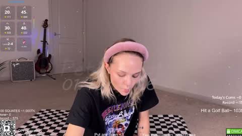 Snapshot of petitebrat chatting on January 2026 09:31:02 PM PiperAvery online show from January 2026 09:31:02 PM