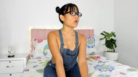 Danna  online show from January 2025 10:40:01 PM