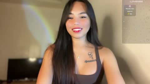 Snapshot of petitegirlx69 chatting on January 2025 05:51:02 PM miss lisa online show from January 2025 05:51:02 PM