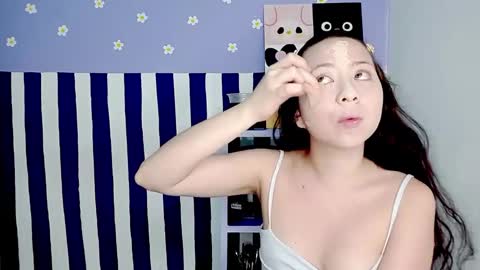 danna online show from April 2026 04:40:01 AM