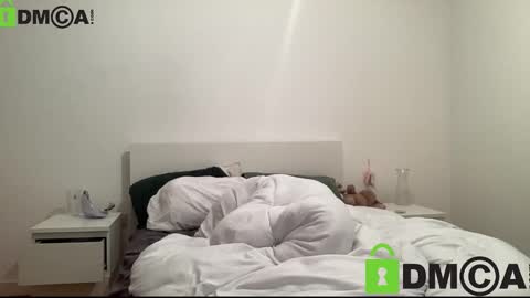 lara online show from December 2025 04:36:01 PM