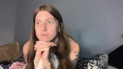 I am very new and dont know what im doing lol online show from June 2026 01:43:01 AM