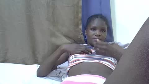 Snapshot of petiteslim2 chatting on April 2026 07:25:02 PM petiteslim2 online show from April 2026 07:25:02 PM