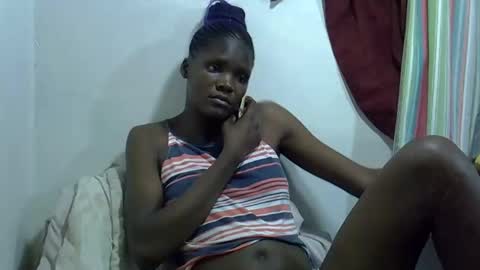 Snapshot of petiteslim2 chatting on April 2026 05:18:01 PM petiteslim2 online show from April 2026 05:18:01 PM
