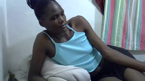 Snapshot of petiteslim2 chatting on May 2026 02:21:02 PM petiteslim2 online show from May 2026 02:21:02 PM
