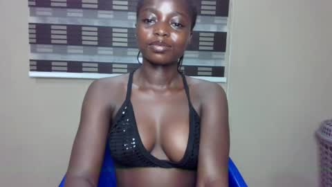 Snapshot of petitexxebony chatting on May 2026 08:07:02 PM petitexxebony online show from May 2026 08:07:02 PM