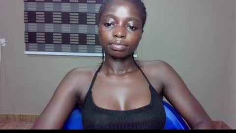 Snapshot of petitexxebony chatting on June 2026 12:32:02 AM petitexxebony online show from June 2026 12:32:02 AM