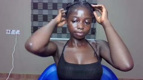 Snapshot of petitexxebony chatting on June 2026 07:29:01 PM petitexxebony online show from June 2026 07:29:01 PM