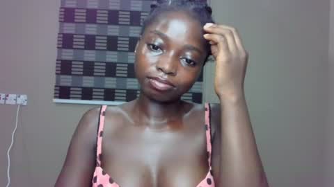 Snapshot of petitexxebony chatting on June 2026 07:30:02 PM petitexxebony online show from June 2026 07:30:02 PM