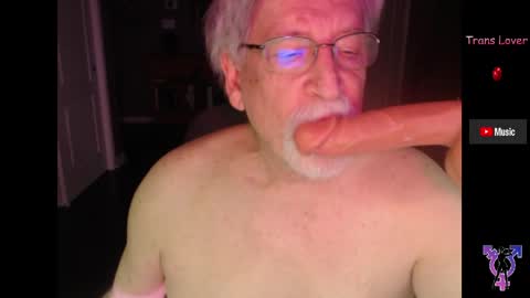 Snapshot of pghk2000 chatting on May 2026 03:48:02 AM George online show from May 2026 03:48:02 AM