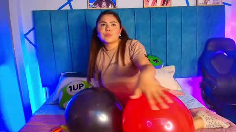 Phamela Holter online show from October 2025 10:39:02 PM