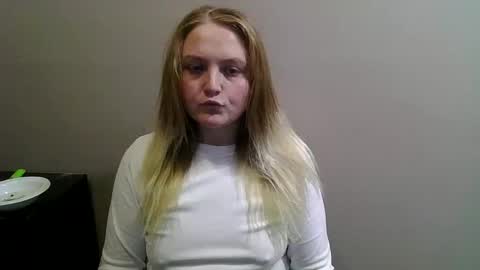 Snapshot of phatassblond chatting on December 2024 11:45:02 PM PhatAssBlond online show from December 2024 11:45:02 PM