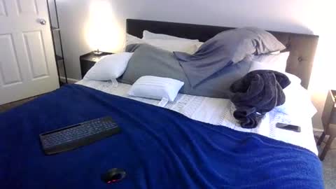 Snapshot of phatassblond chatting on December 2024 05:29:02 PM PhatAssBlond online show from December 2024 05:29:02 PM