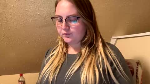 Snapshot of phatassblond chatting on February 2025 03:54:02 AM PhatAssBlond online show from February 2025 03:54:02 AM