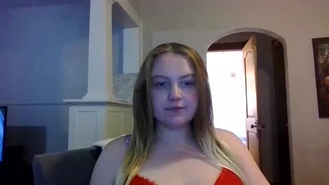 Snapshot of phatassblond chatting on February 2025 04:55:01 PM PhatAssBlond online show from February 2025 04:55:01 PM