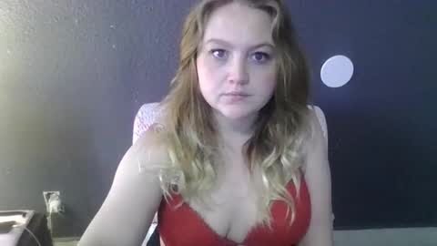 Snapshot of phatassblond chatting on March 2025 06:43:02 PM PhatAssBlond online show from March 2025 06:43:02 PM