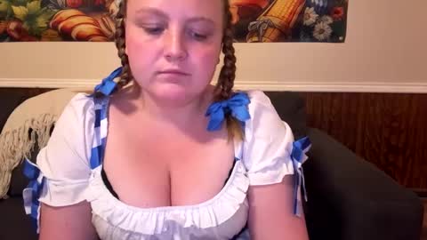 Snapshot of phatassblond chatting on September 2025 11:31:02 PM PhatAssBlond online show from September 2025 11:31:02 PM
