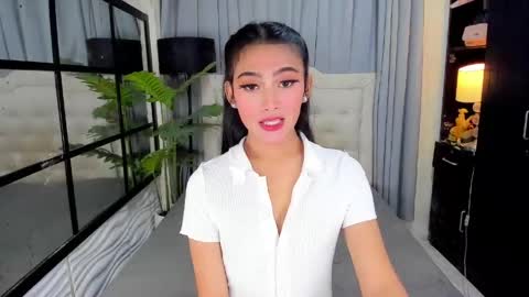 phenomenal_ivy online show from May 2026 02:32:01 PM