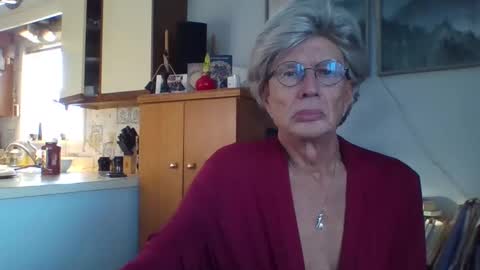 Snapshot of phillipa1023 chatting on December 2024 02:06:01 PM phillipa online show from December 2024 02:06:01 PM