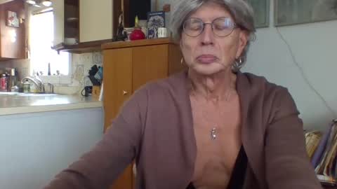 Snapshot of phillipa1023 chatting on January 2025 06:21:01 PM phillipa online show from January 2025 06:21:01 PM