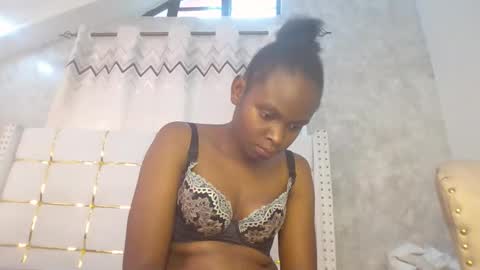 Snapshot of phoebe015 chatting on February 2026 07:34:01 AM phoebe online show from February 2026 07:34:01 AM