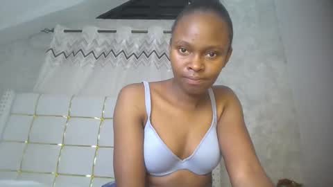 Snapshot of phoebe015 chatting on February 2026 08:05:01 PM phoebe online show from February 2026 08:05:01 PM