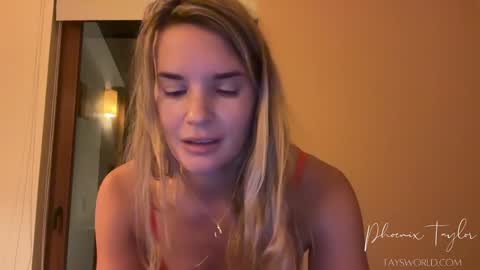PHOENIX TAYLOR online show from October 2025 12:03:01 PM