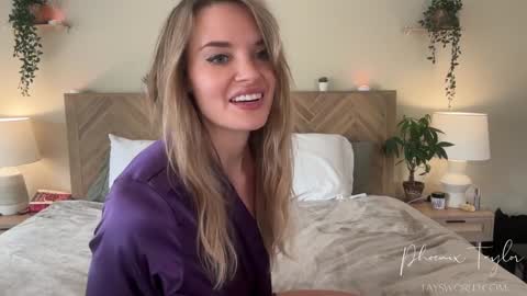 PHOENIX TAYLOR online show from November 2025 09:07:01 PM