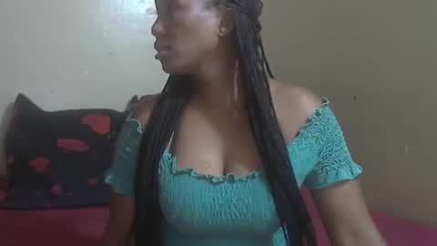 Snapshot of phoenixcandy chatting on January 2025 06:33:02 PM phoenixcandy online show from January 2025 06:33:02 PM