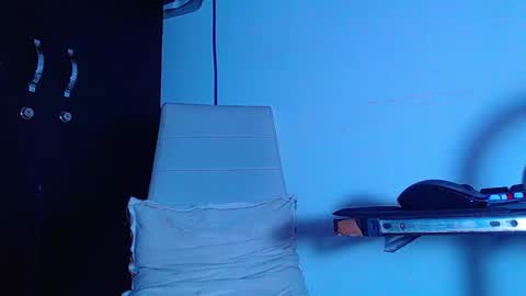 AdnierGnz online show from April 2026 06:07:02 AM