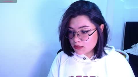 phylavell_ online show from July 2026 11:18:01 PM