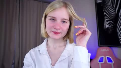 Snapshot of phyllisearney chatting on October 2025 06:15:02 AM Hann G. Jones online show from October 2025 06:15:02 AM