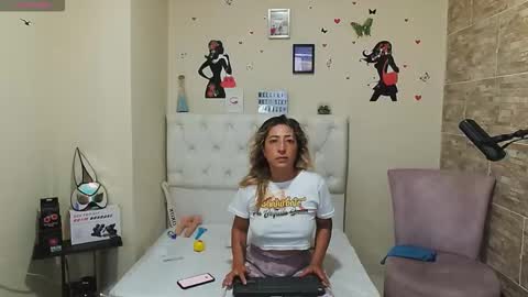 Snapshot of piaboquitasuave chatting on March 2026 03:18:01 PM PIA BOQUITA SUAVE online show from March 2026 03:18:01 PM