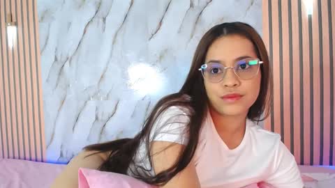 piagelvez_ online show from November 2025 07:35:01 PM