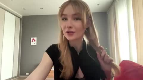 Kristie online show from June 2026 12:32:01 AM