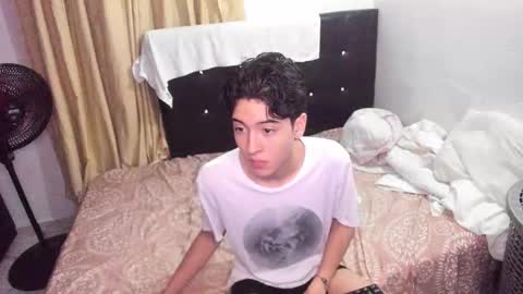 picaszomilos350 online show from February 2026 05:25:01 AM