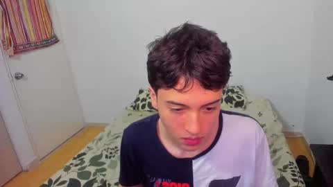 picaszomilos350 online show from March 2026 01:05:01 PM