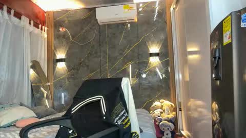 Snapshot of pichon_baby chatting on December 2025 09:26:02 AM pichon_baby online show from December 2025 09:26:02 AM