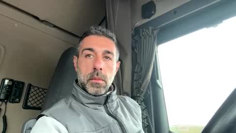 pierotu online show from April 2026 01:01:01 PM