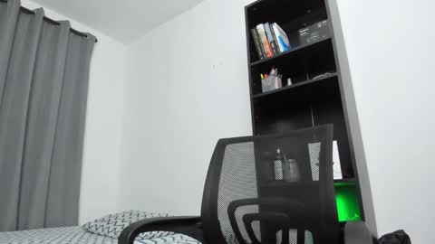 Pierre online show from February 2025 12:51:01 AM