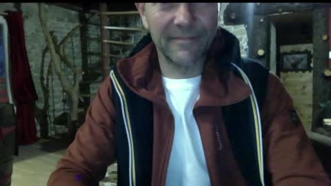 pierrohhh online show from April 2026 07:29:02 PM