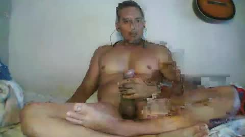 pieslatinos online show from March 2026 03:10:01 AM