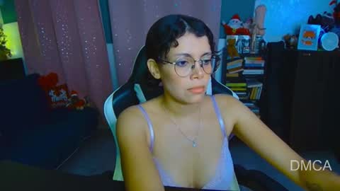 Snapshot of piixiie_d_oll chatting on December 2025 03:25:02 AM Andrea G online show from December 2025 03:25:02 AM